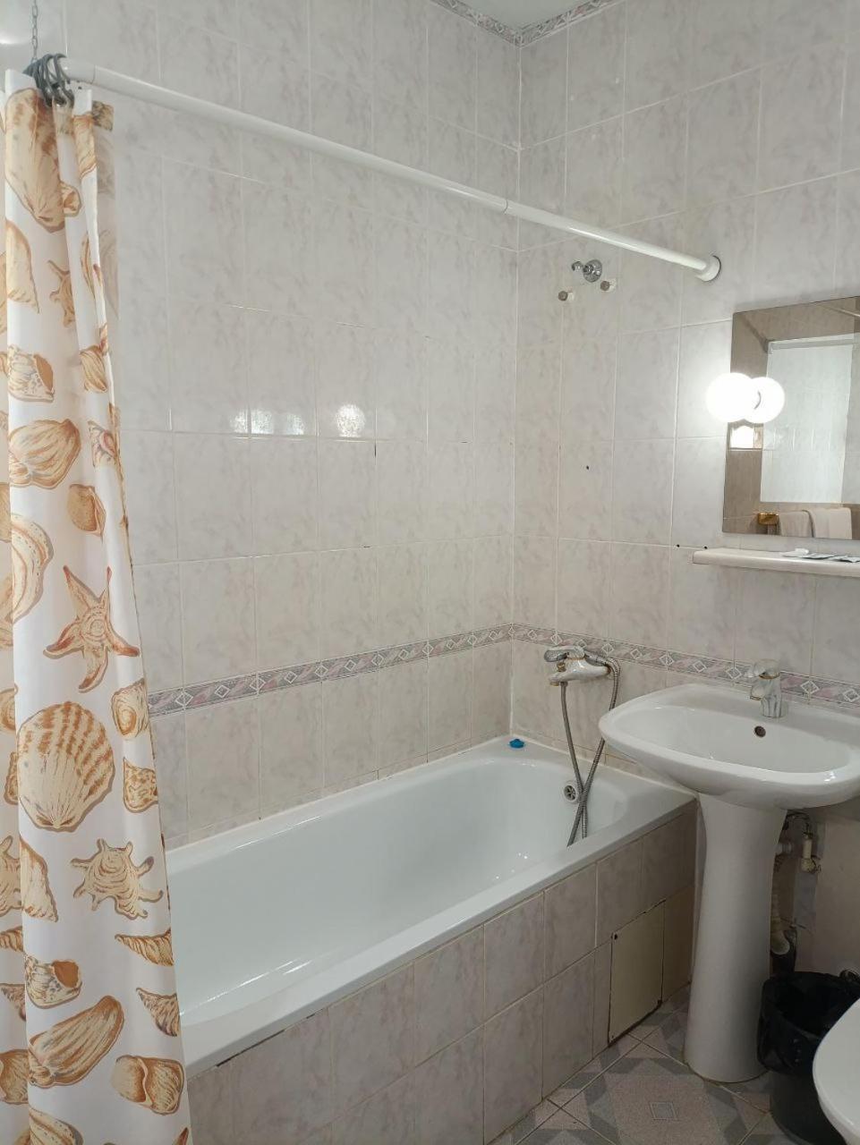 Kremin Hotel Krementjuk Eksteriør billede