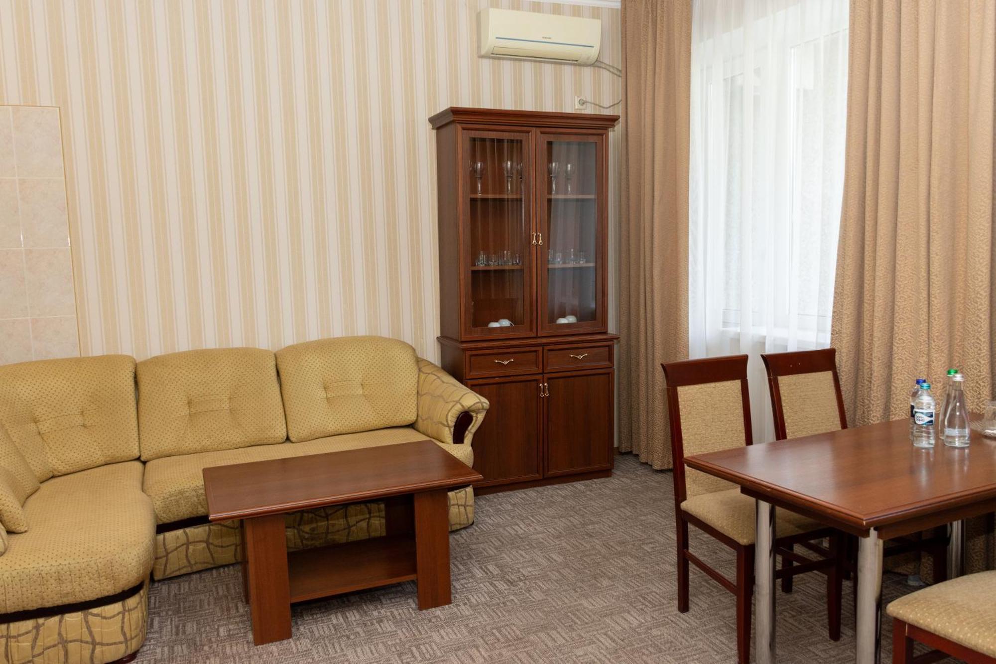 Kremin Hotel Krementjuk Eksteriør billede