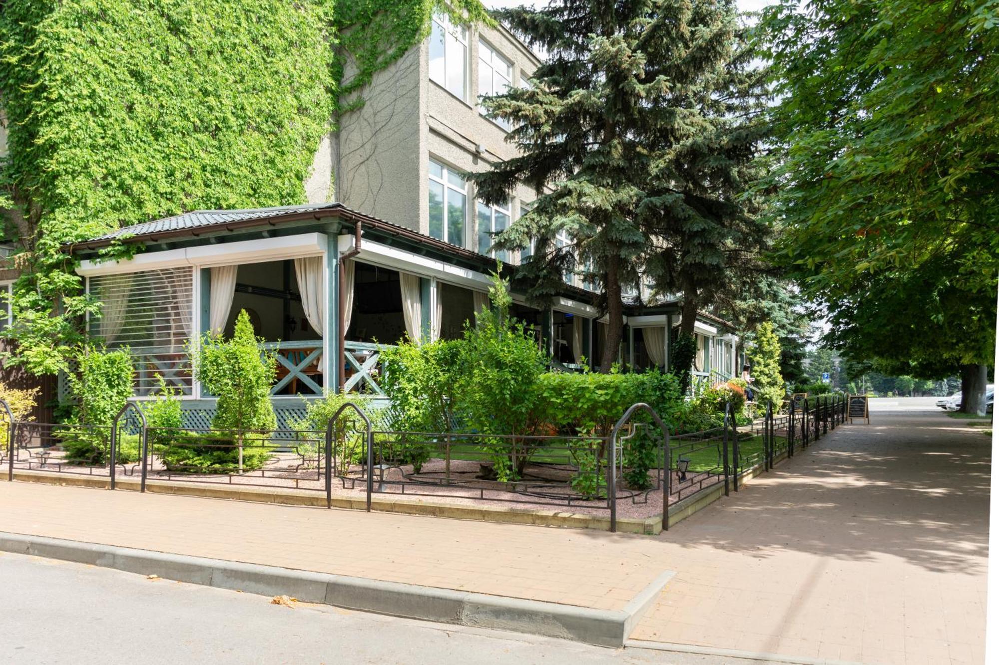 Kremin Hotel Krementjuk Eksteriør billede